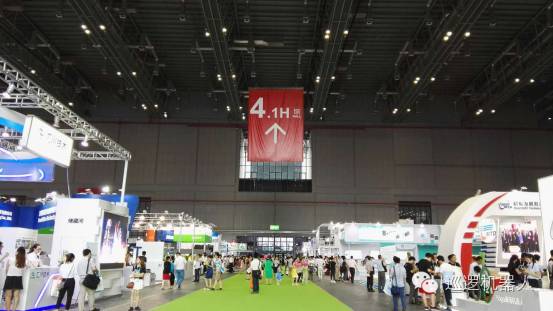 尚云在線助力國際機(jī)器人展 開拓巡邏機(jī)器人市場(chǎng)(圖1) 尚云在線助力國際機(jī)器人展 開拓巡邏機(jī)器人市場(chǎng)(圖1)