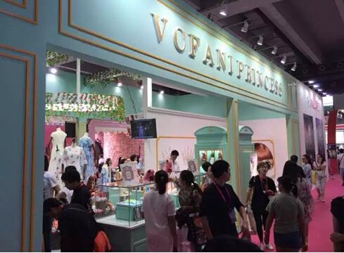 斐凡公主閃亮登美博會(huì)(圖4)